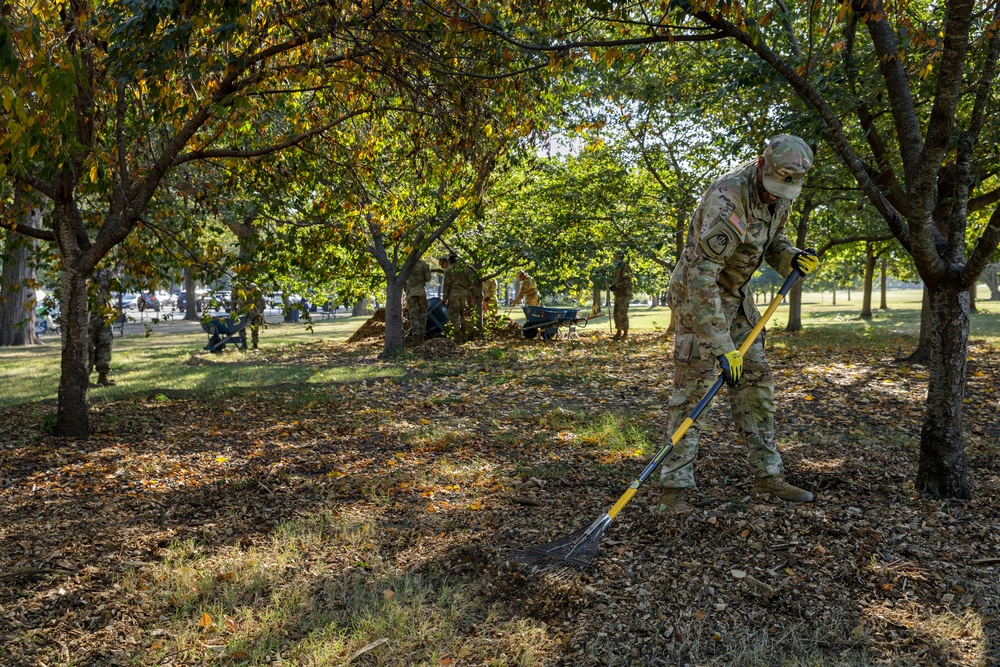 D.C. National Guardsmen distribute mulch in support of the D.C. Safe and Beautiful mission