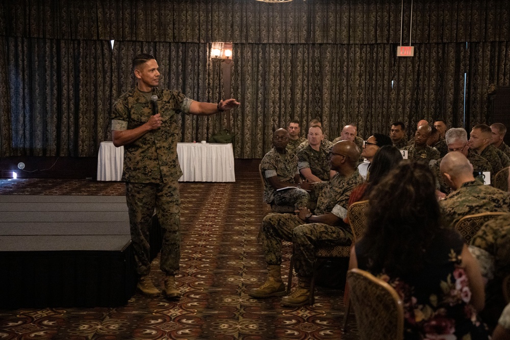 SMMC Ruiz visits 1st MAW and SNCOA in Okinawa