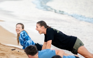 25th CAB H2F Hosts Team Building Workout at Hale’iwa Ali’i Beach Park