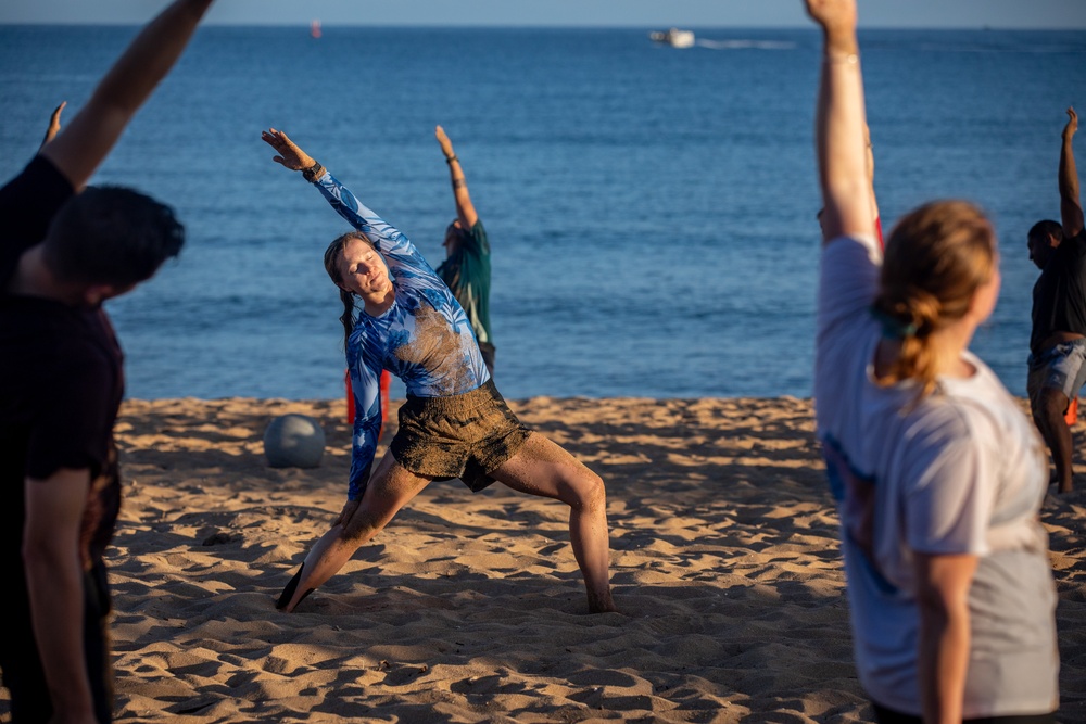 25th CAB H2F Hosts Team Building Workout at Hale’iwa Ali’i Beach Park