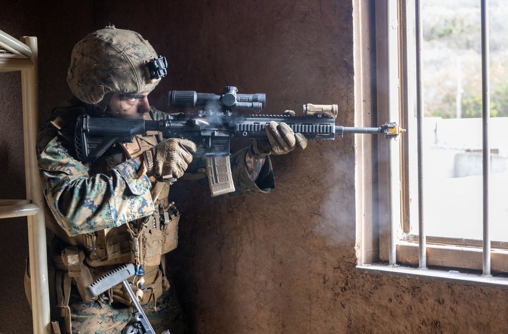 Marines with SOI-W Detachment Hawaii AIMC sharpen their combat skills at Marine Corps Training Area Bellows