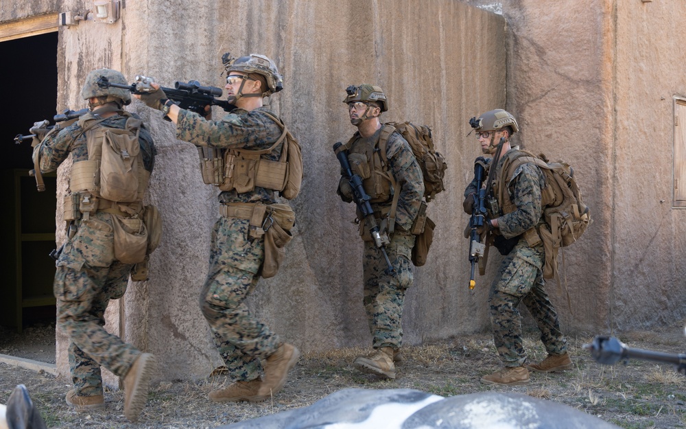 Marines with SOI-W Detachment Hawaii AIMC sharpen their combat skills at Marine Corps Training Area Bellows