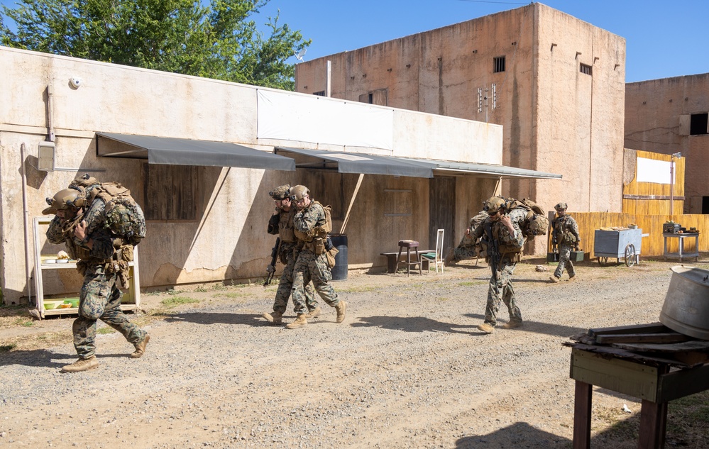 Marines with SOI-W Detachment Hawaii AIMC sharpen their combat skills at Marine Corps Training Area Bellows