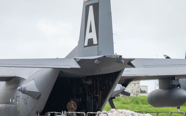 94th Airlift Wing Airmen Assist Aeromedical Evacuation training during REFORPAC