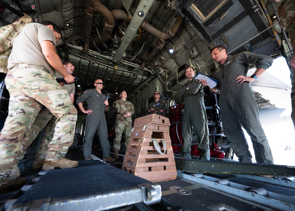 94th Airlift Wing Airmen Assist Aeromedical Evacuation training during REFORPAC