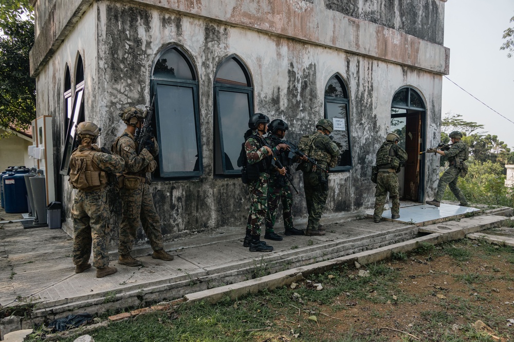 Super Garuda Shield 25: U.S., Dutch, Japanese forces conduct close quarter battle drills