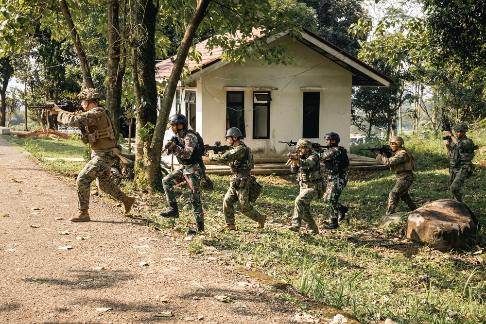Super Garuda Shield 25: U.S., Dutch, Japanese forces conduct close quarter battle drills
