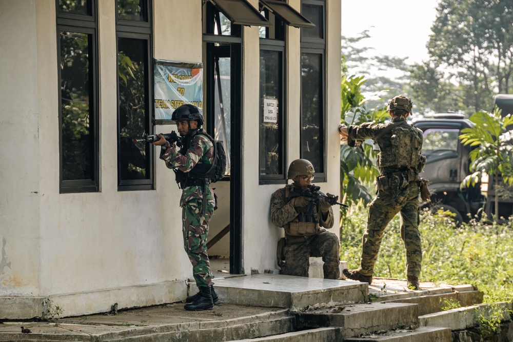 Super Garuda Shield 25: U.S., Dutch, Japanese forces conduct close quarter battle drills