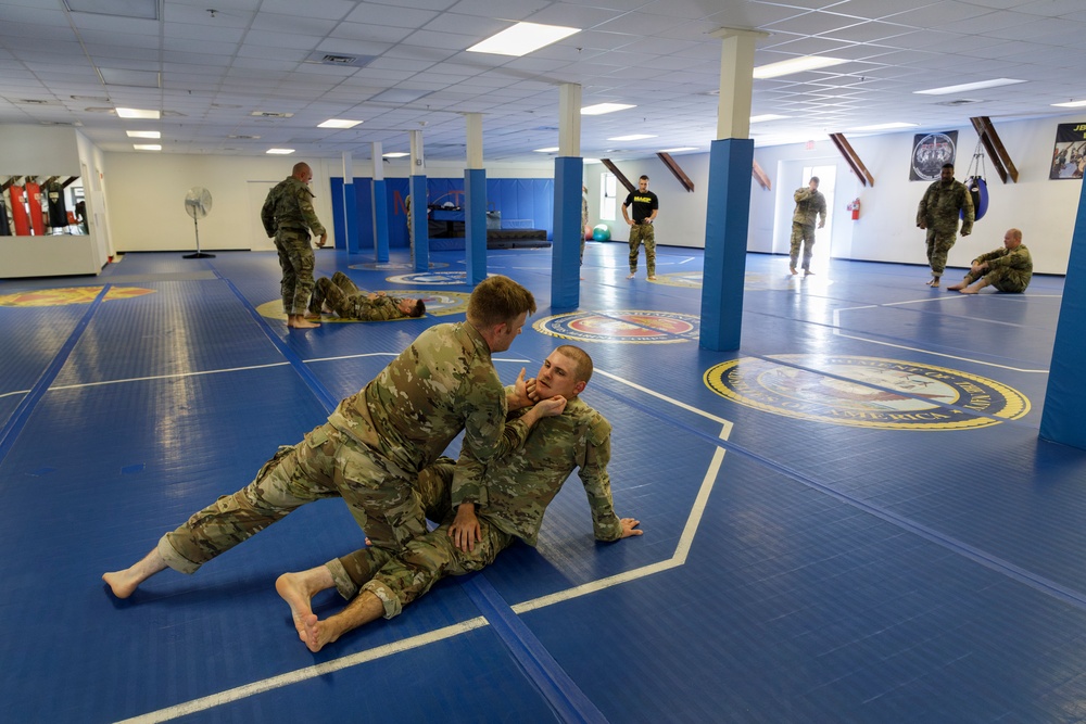 Mississippi Army National Guard Soldiers participate in two-day combatives course at Fort Belvoir