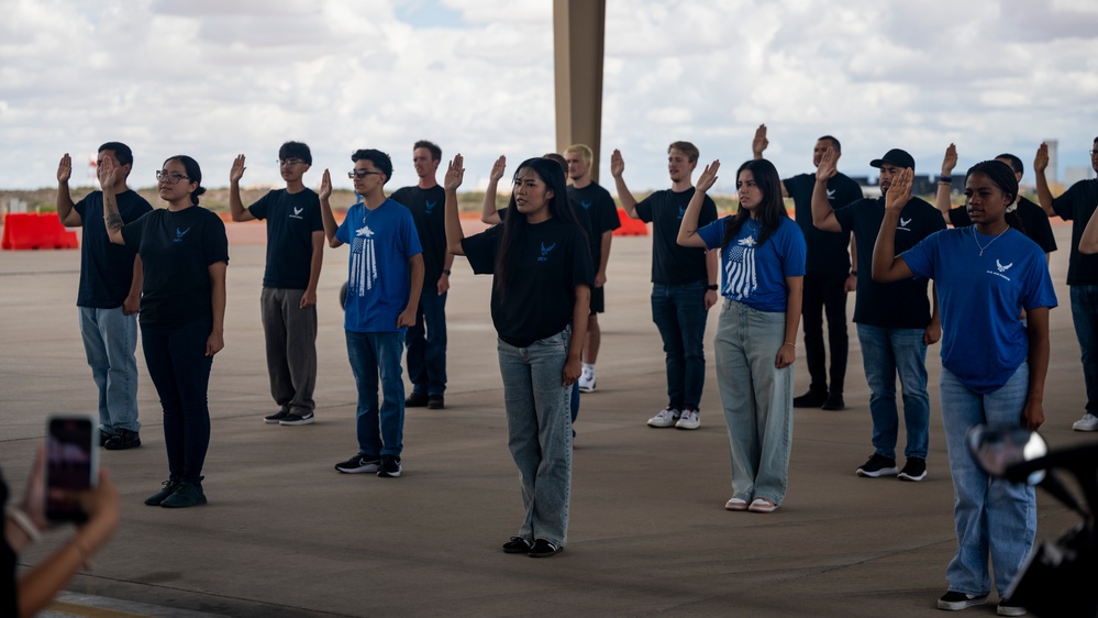 Team Holloman welcomes public at Ace of Races Marathon &amp; Community Connections Day