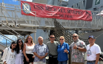 USS Michael Murphy (DDG 112) hosts Navy League