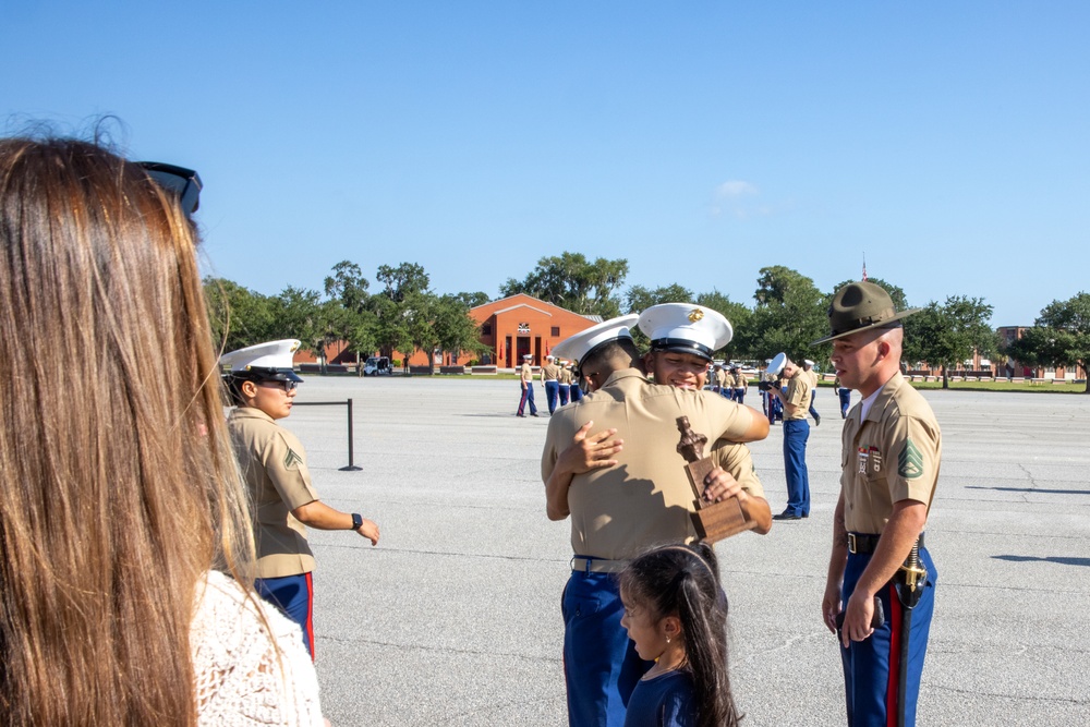Delta Company Honor Graduate Platoon 1060