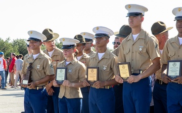 Delta Company Honor Graduate Platoon 1060