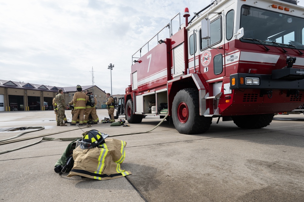 130th Firefighters perform fire training