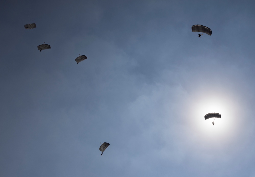 BRIGHT STAR 25 Military Freefall Over The Great Pyramids of Giza