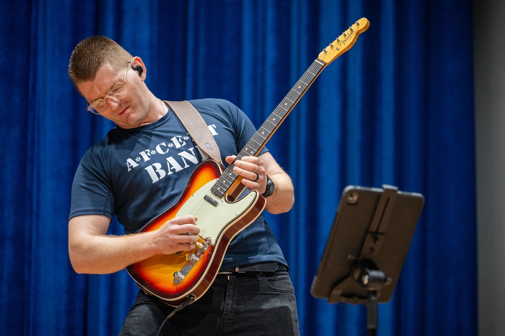 AFCENT Band visits the 386th AEW