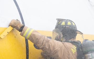 130th Firefighters perform fire training