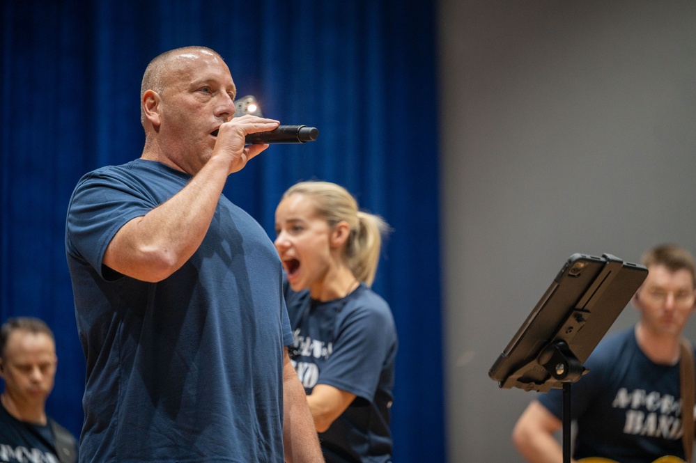 AFCENT Band visits the 386th AEW