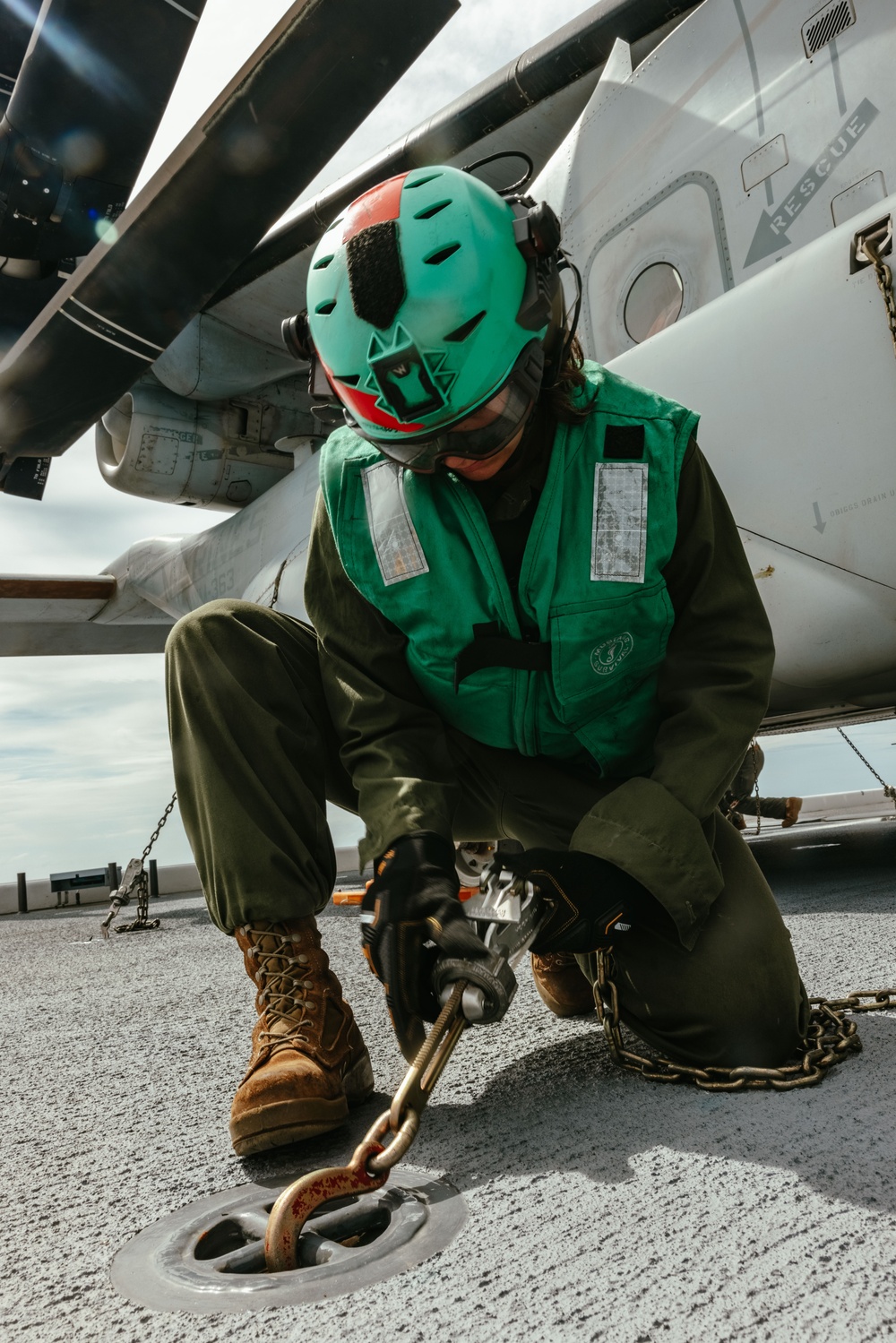 MRF-D 25.3: VMM-363’s MV-22B Ospreys arrive to USS Miguel Keith