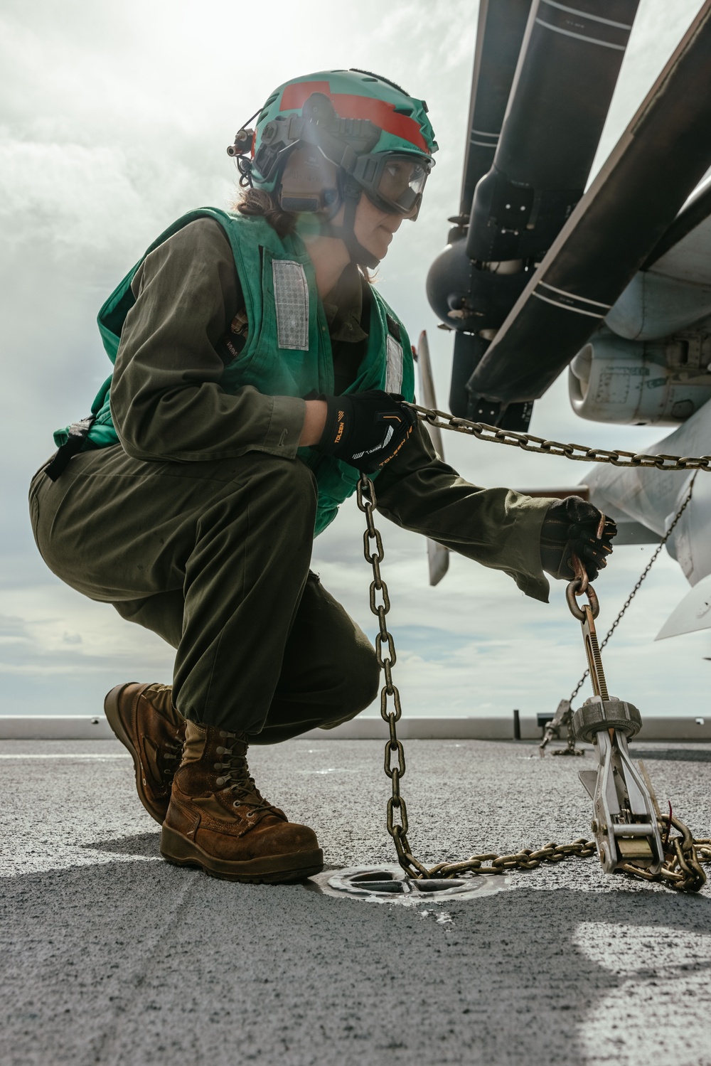 MRF-D 25.3: VMM-363’s MV-22B Ospreys arrive to USS Miguel Keith