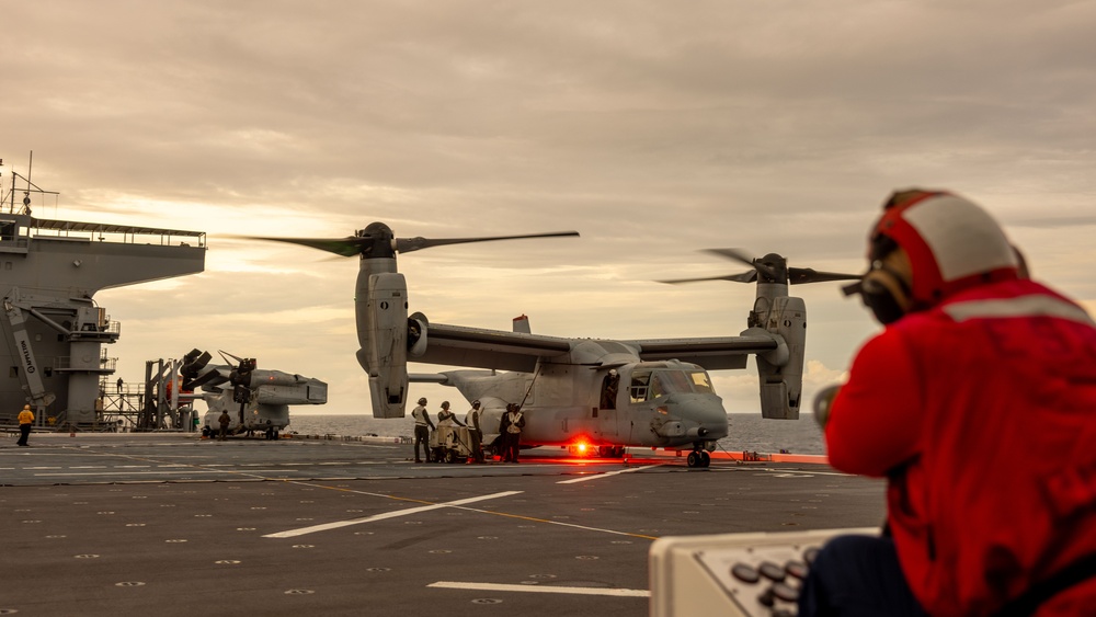 MRF-D 25.3: VMM-363’s MV-22B Ospreys arrive to USS Miguel Keith