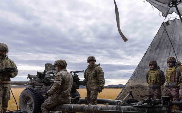 U.S., Indian Armies exchange artillery best practices during Yudh Abhyas 2025 in Alaska