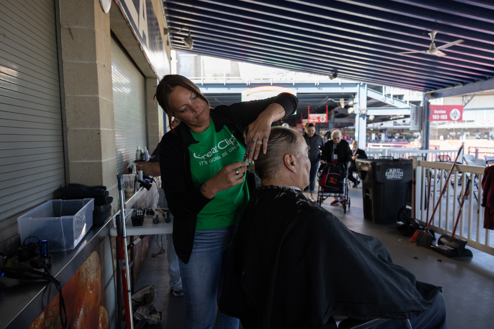 Volunteer hair stylist provides free haircut at Five Seasons Stand Down