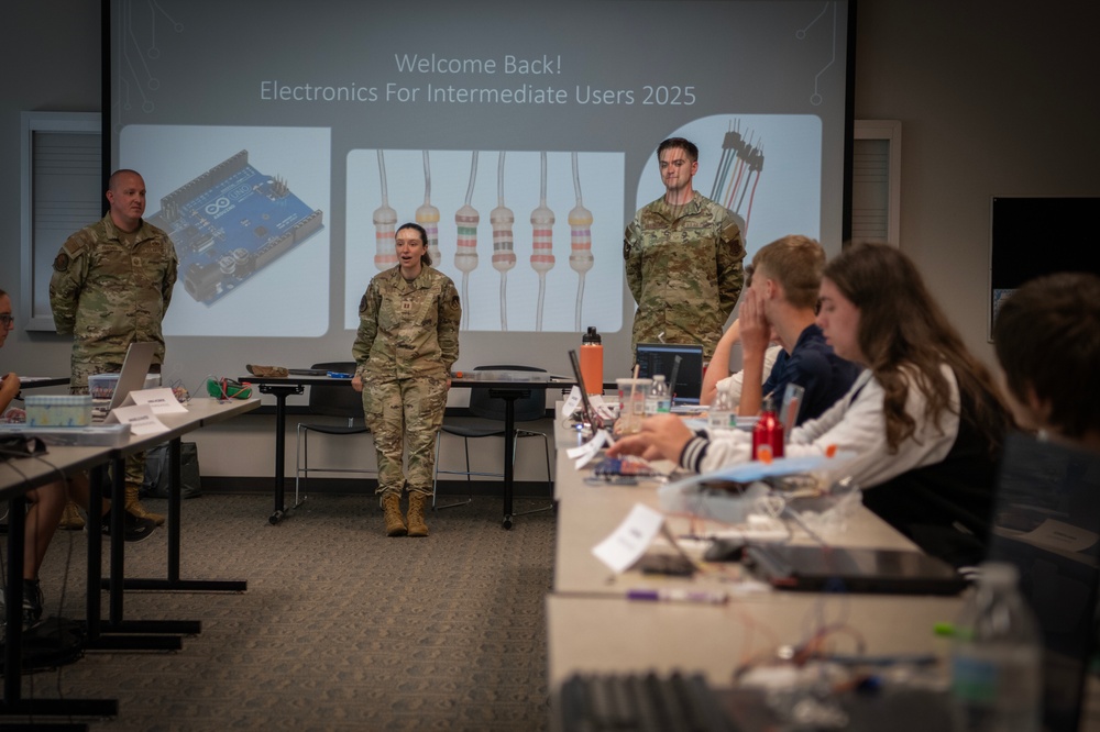 Capt. Melissa Steele Leads  Workshop with Local Students
