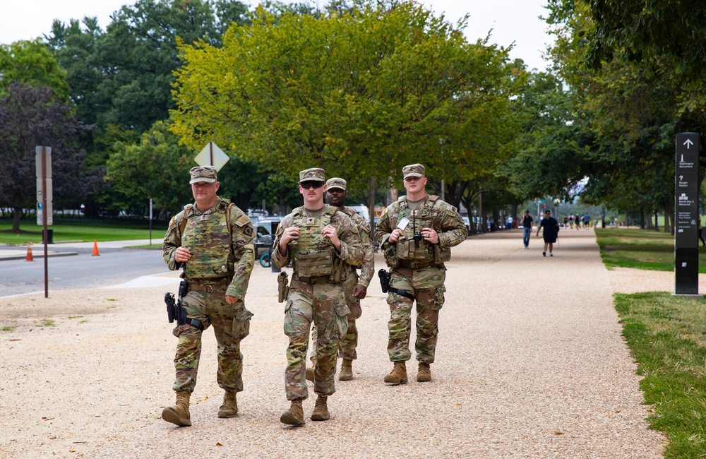 Mississippi National Guard Soldiers Patrol the National Mall