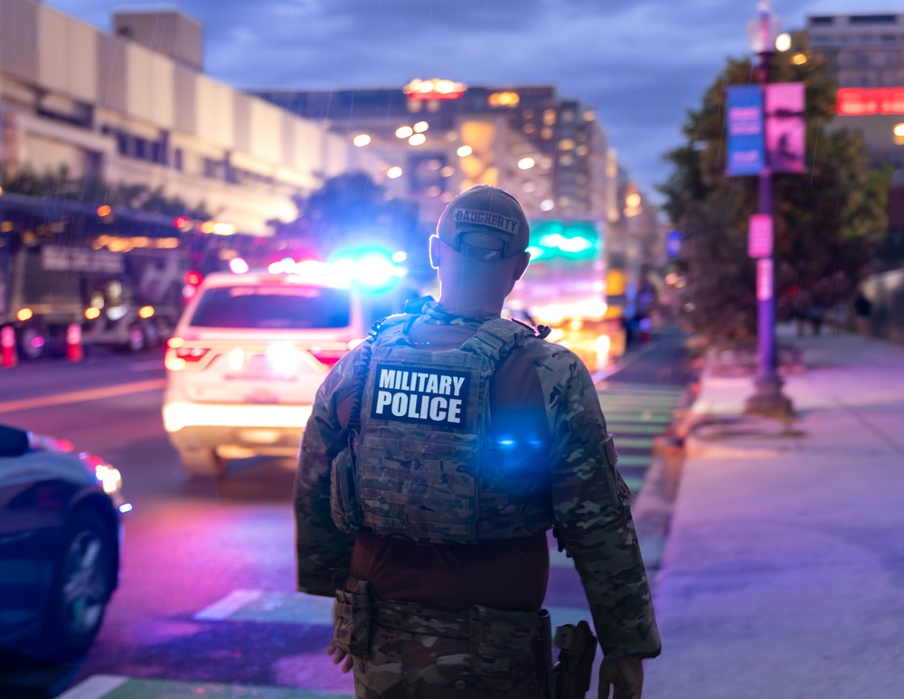 Tennessee National Guard assist D.C. Metro Police