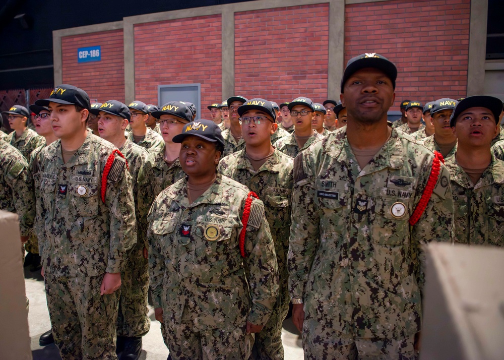 VCNO Adm. Jim Kilby Attends Capping Ceremony at Bootcamp