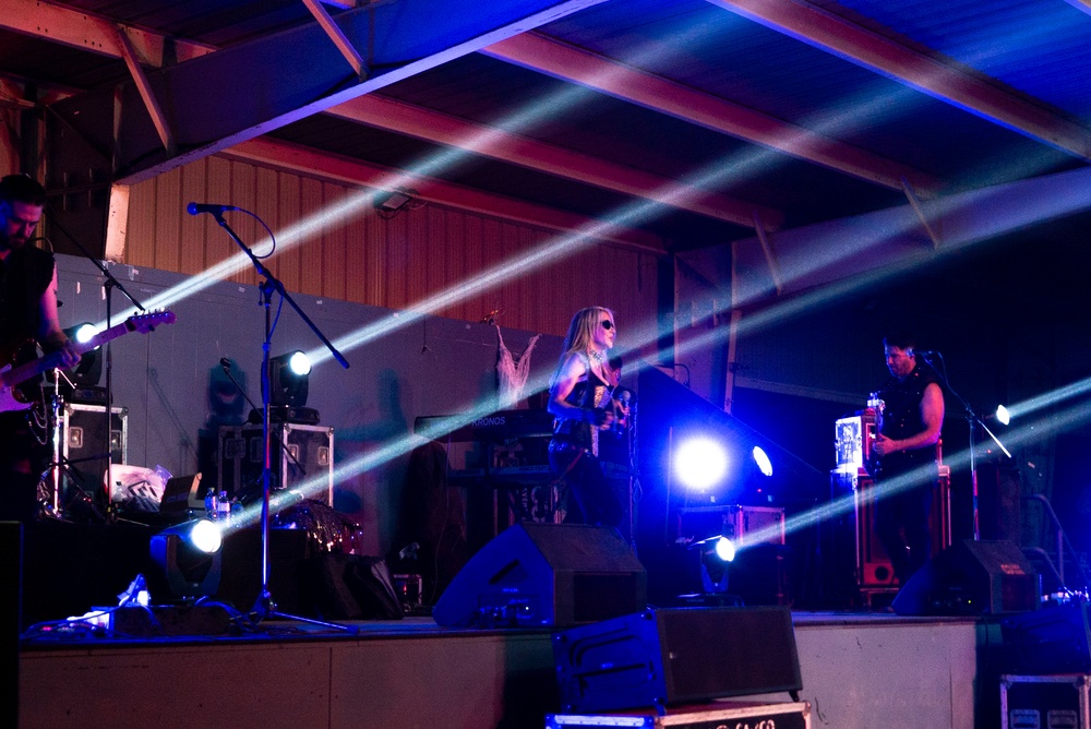 Anthem Road Band visits the 386th AEW