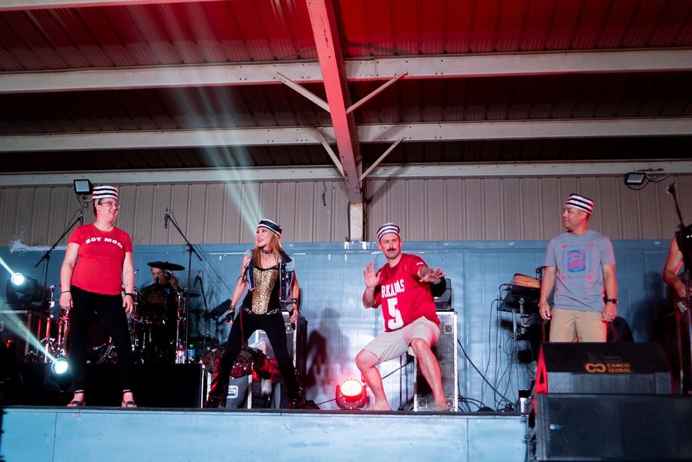 Anthem Road Band visits the 386th AEW