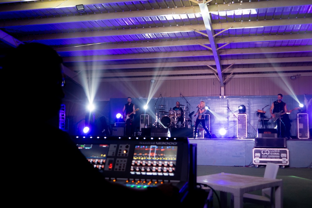 Anthem Road Band visits the 386th AEW