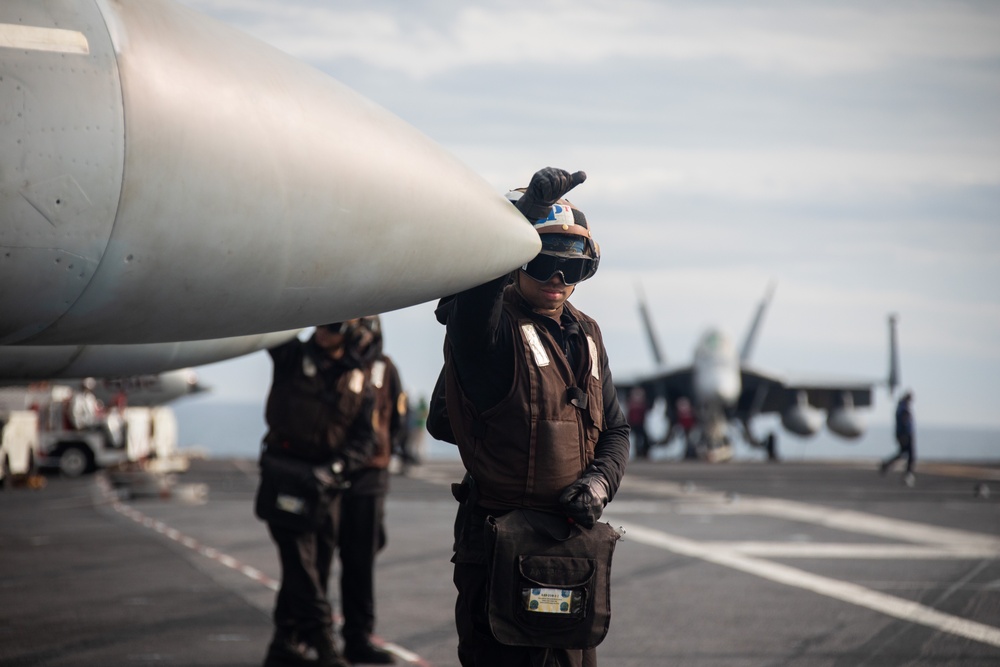 VFA-31 Sailor Participates in Flight Operations