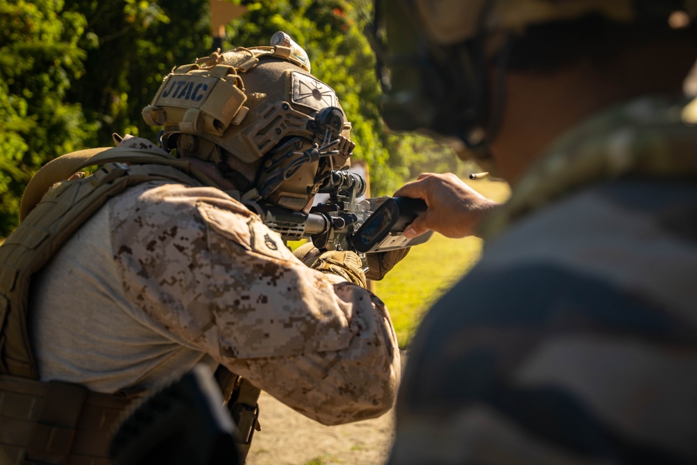 Exercise DELAYEN: 3rd ANGLICO live fire training in Tahiti