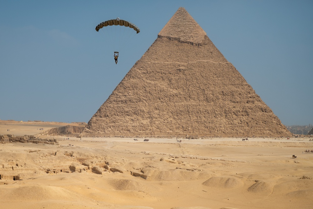 BRIGHT STAR 25: Military Free Fall over The Great Pyramids of Giza
