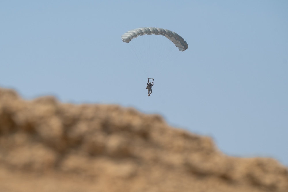 BRIGHT STAR 25: Military Free Fall over The Great Pyramids of Giza