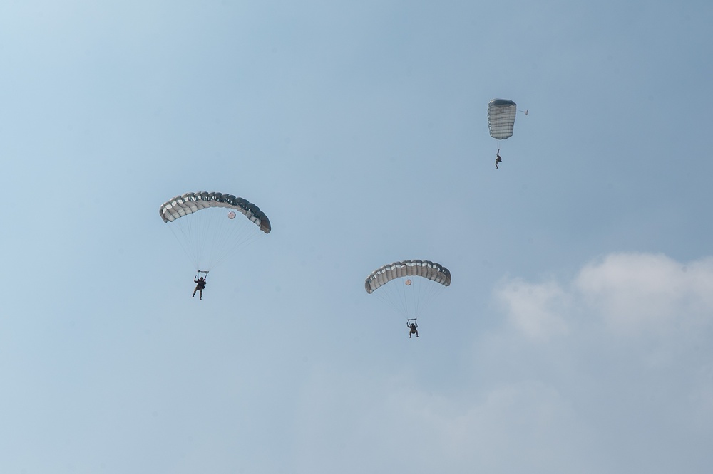 BRIGHT STAR 25: Military Free Fall over The Great Pyramids of Giza