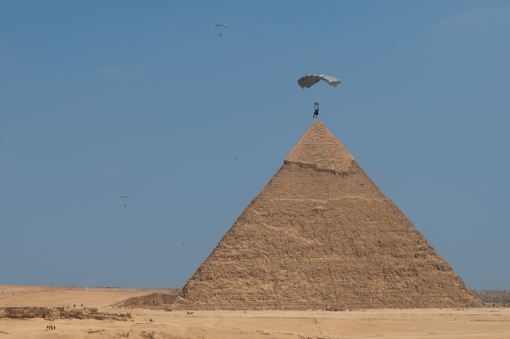 BRIGHT STAR 25: Military Free Fall over The Great Pyramids of Giza