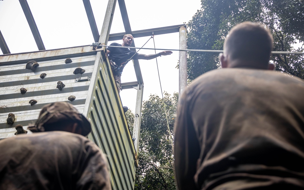 Exercise DELAYEN: 3rd ANGLICO Rappel Course in Tahiti