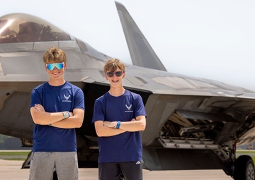 Future Aviators Find Inspiration at EAA AirVenture