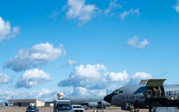 KC-135 Power Unit Loading