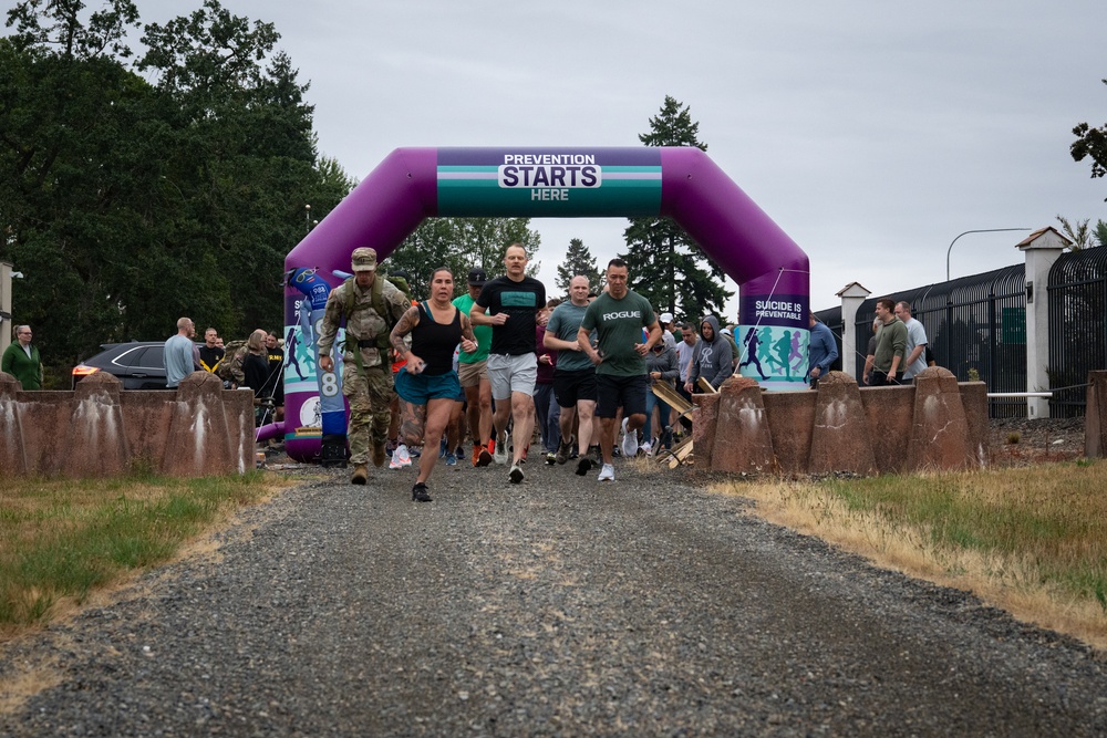 One Team, One Fight: WA National Guard Hosts Suicide Prevention 5K
