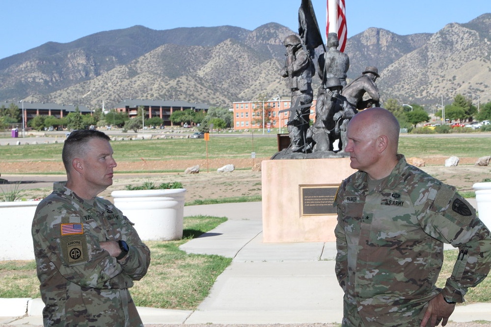 BG Parker Visits NETCOM, Ft. Huachuca