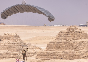 BRIGHT STAR 25: Military Free Fall over The Great Pyramids of Giza