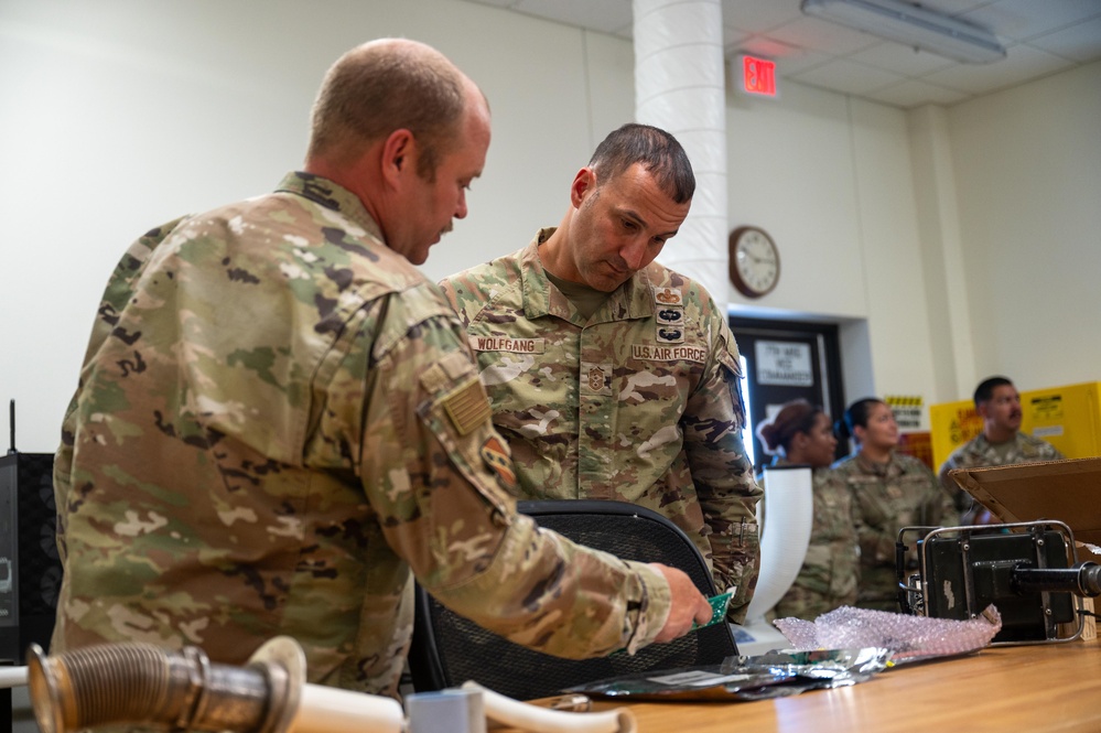 8th AF command chief visits Dyess