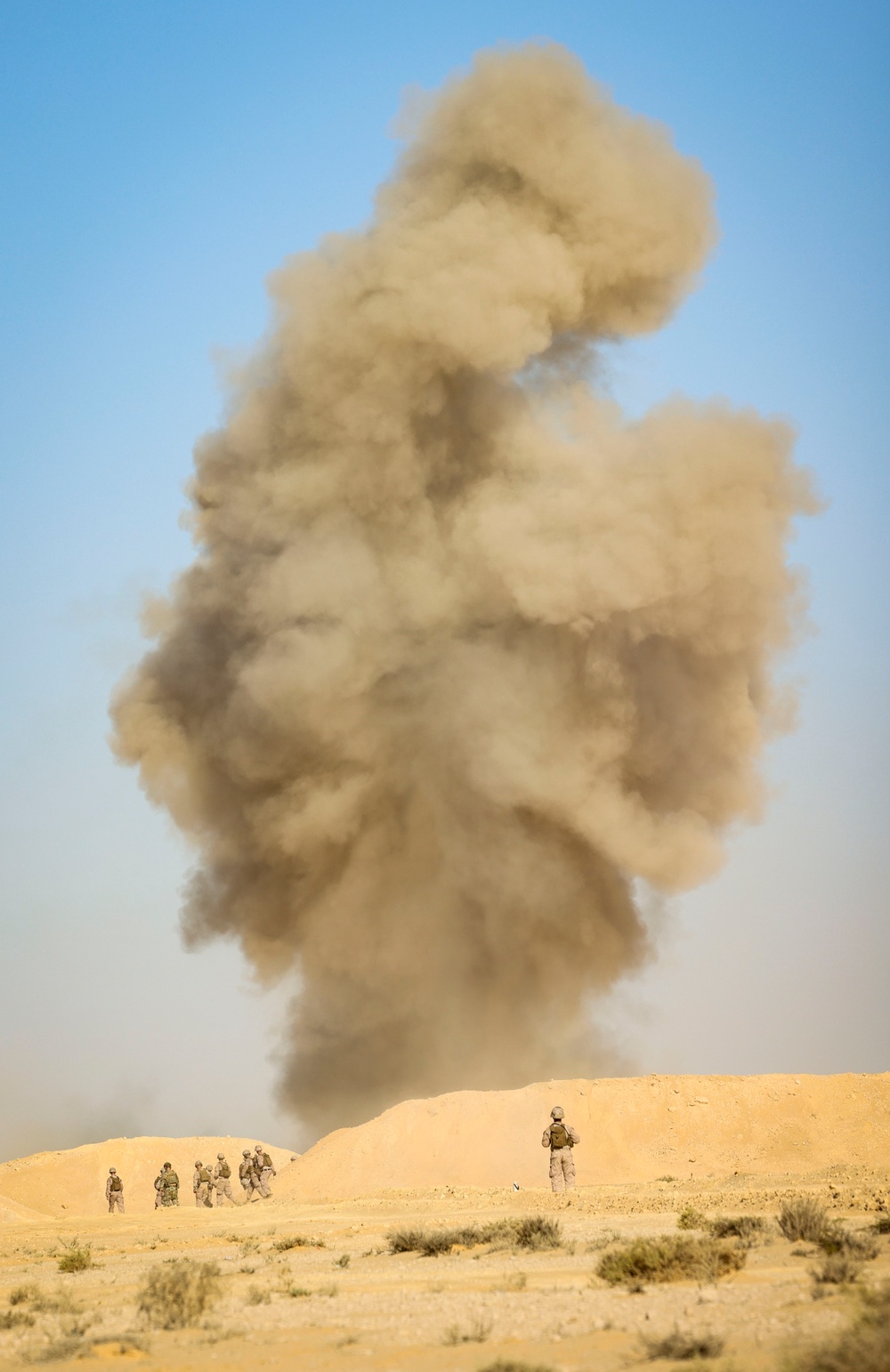U.S. Marines with 4th Combat Engineer Battalion, 4th Marine Division and Egyptian Solders train at a demolition range for BRIGHT STAR 25