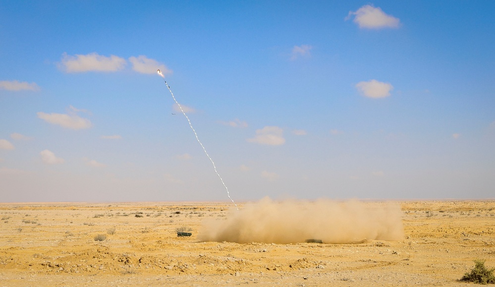 U.S. Marines with 4th Combat Engineer Battalion, 4th Marine Division and Egyptian Solders train at a demolition range for BRIGHT STAR 25