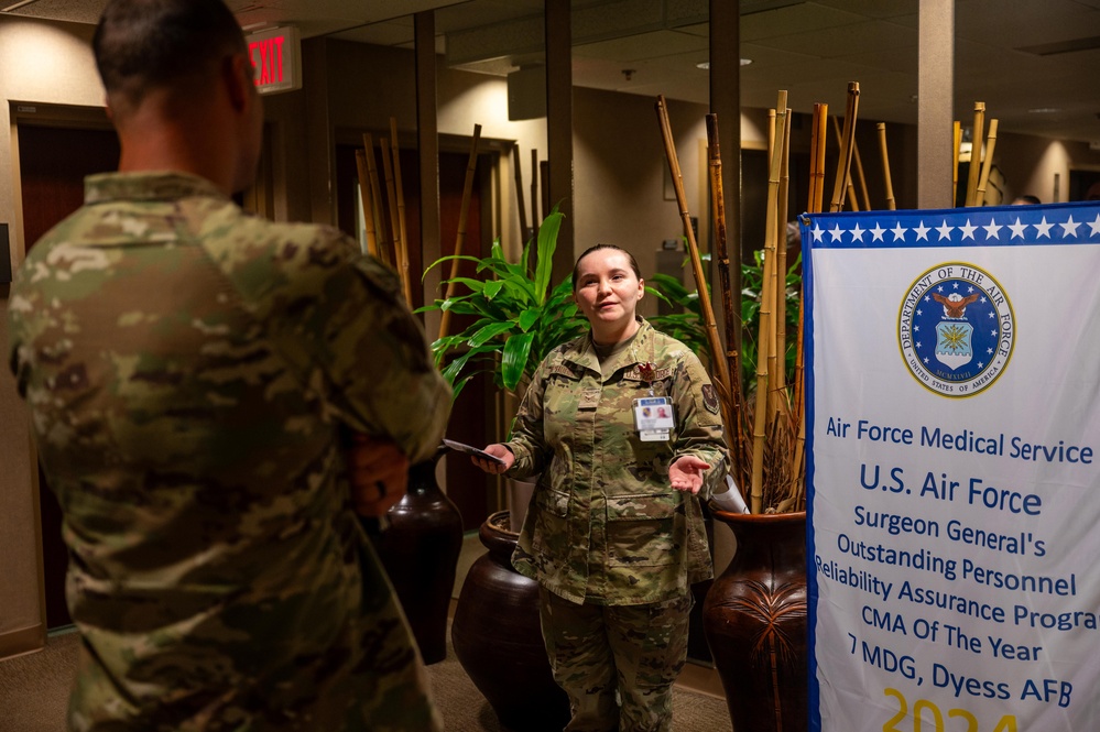 8th AF command chief visits Dyess